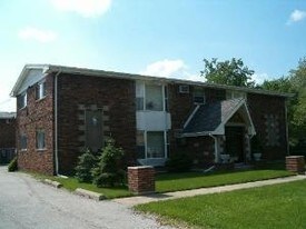 8200 S 84th Ave in Justice, IL - Building Photo