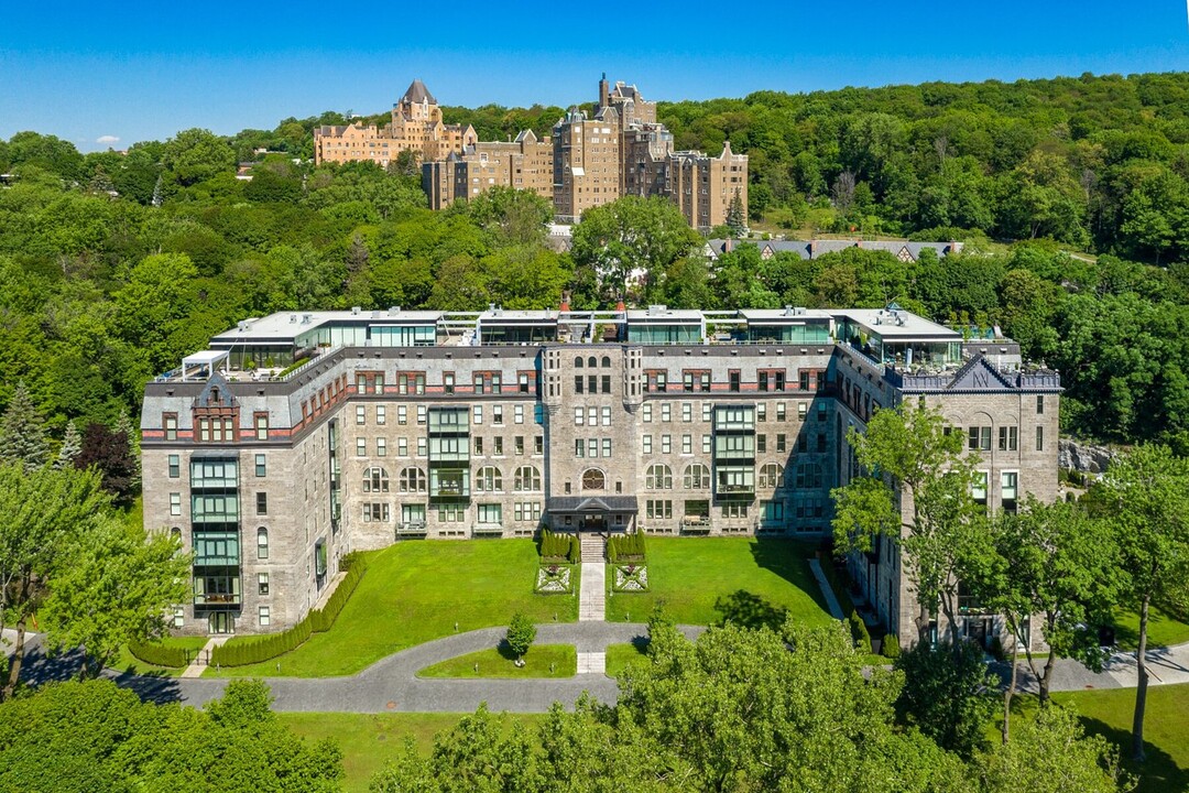 3150 Pl. de Ramezay in Montréal, QC - Building Photo