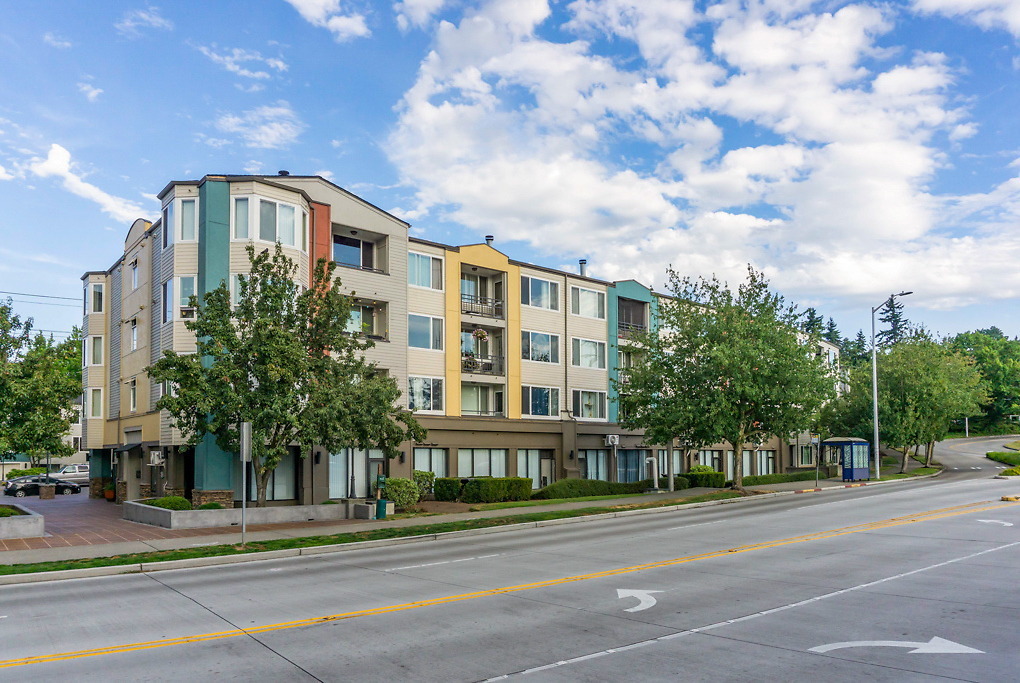 Wharfside Pointe in Seattle, WA - Building Photo