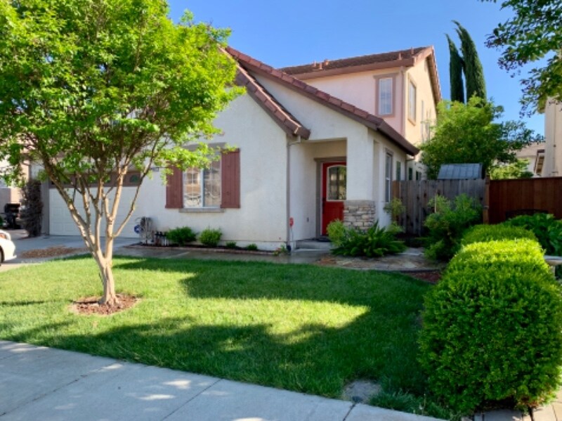 2638 Gaines Ct in Tracy, CA - Building Photo