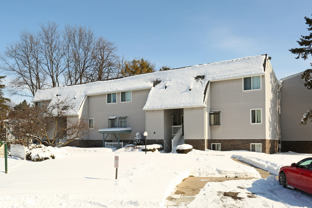 Eastpoint Townlets in East Lansing, MI - Building Photo