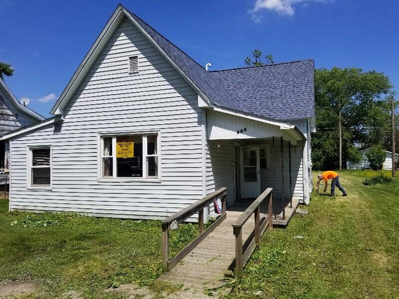 629 4th St NW in Linton, IN - Building Photo