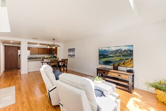 4240 Lost Hills Rd, Unit 1902 in Agoura Hills, CA - Building Photo - Building Photo