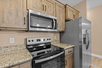 104 E Mills Rd in Nixa, MO - Building Photo - Building Photo