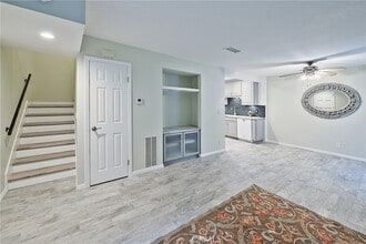 5627 E Plaza De Indios in Anaheim, CA - Building Photo - Building Photo