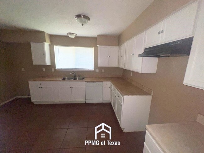 8607 Hickory Branch Ln