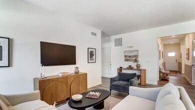 406 Emily Dr in Plain City, OH - Building Photo - Building Photo