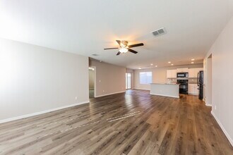 83 6th Ave W in Buckeye, AZ - Building Photo - Building Photo