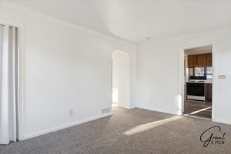 18997 Kingsville St in Harper Woods, MI - Building Photo - Building Photo