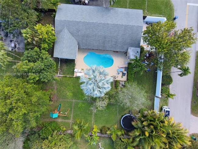 8495 SW 141st St in Palmetto Bay, FL - Building Photo - Building Photo