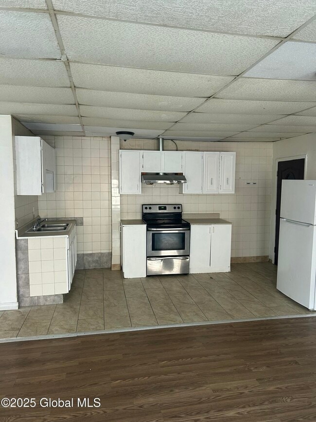 300 Ontario St in Cohoes, NY - Building Photo - Building Photo