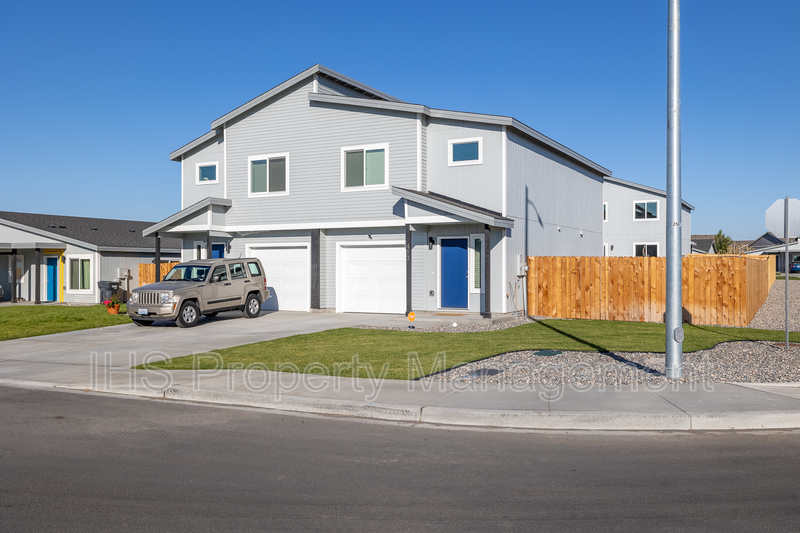 517 Whitefish Ln in Pasco, WA - Building Photo