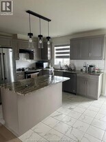 389 Magnolia Ln in Lakeshore, ON - Building Photo