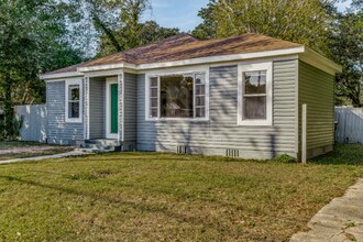 1206 Dexter Ave in Pensacola, FL - Building Photo - Building Photo