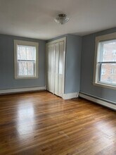 17 Portland St, Unit 2 in Lynn, MA - Building Photo - Building Photo