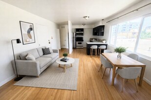 843 S Ardmore Ave, Unit 303 in Los Angeles, CA - Building Photo