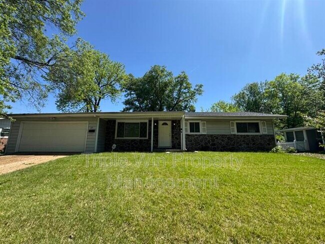 48 Wayside Dr in Ferguson, MO - Building Photo - Building Photo