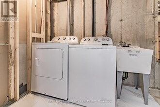 50 Drizzel Cres in Richmond Hill, ON - Building Photo - Building Photo