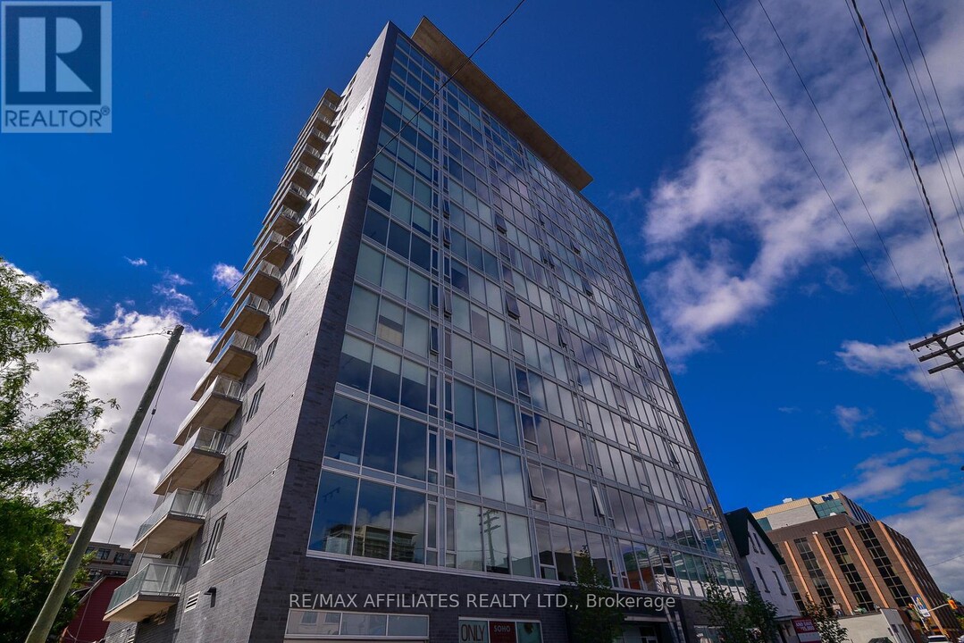 300-300 Lisgar St in Ottawa, ON - Building Photo