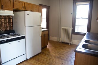 1309 E Hennepin Ave, Unit 2 in Minneapolis, MN - Building Photo - Building Photo