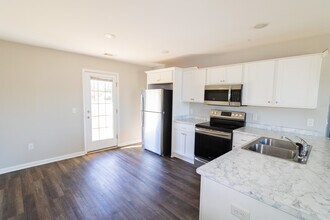 218 Evans Ter in Statesboro, GA - Foto de edificio - Building Photo