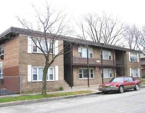 7869 S Coles Ave in Chicago, IL - Building Photo