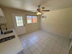 1085 E Academy Ave in Tulare, CA - Building Photo - Building Photo