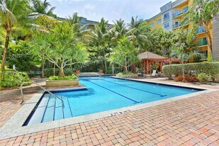 6001 SW 70th St in South Miami, FL - Building Photo