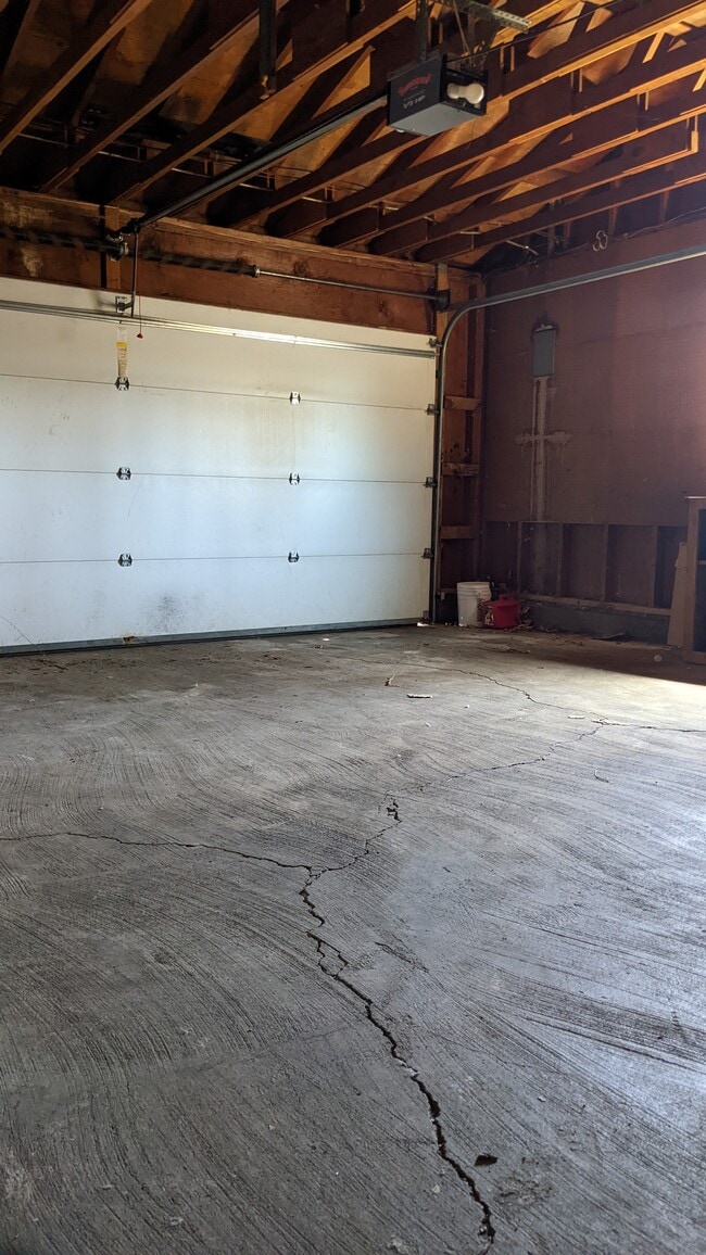 1812 Tiffany St in Klamath Falls, OR - Building Photo - Building Photo