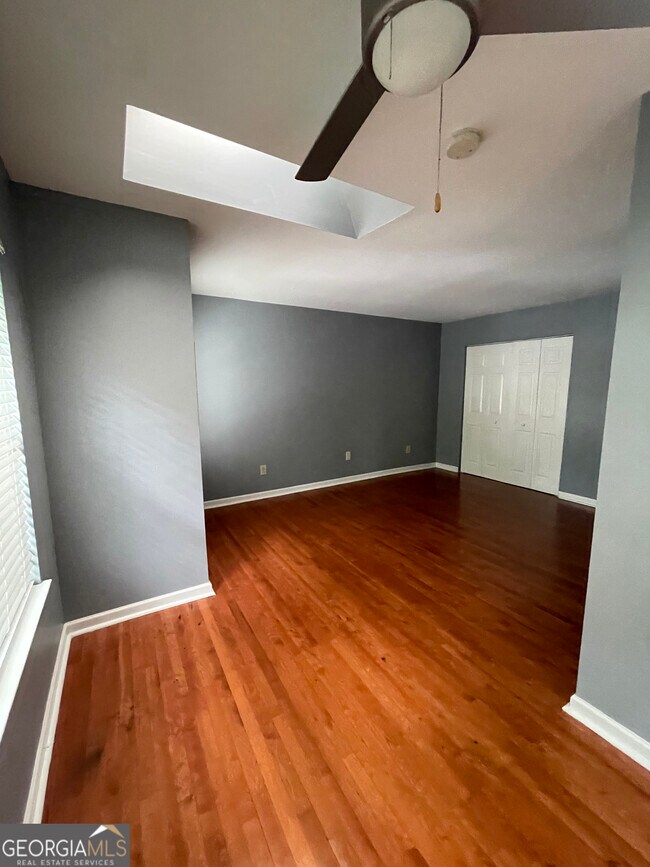 property at 2213 Huntingdon Chase