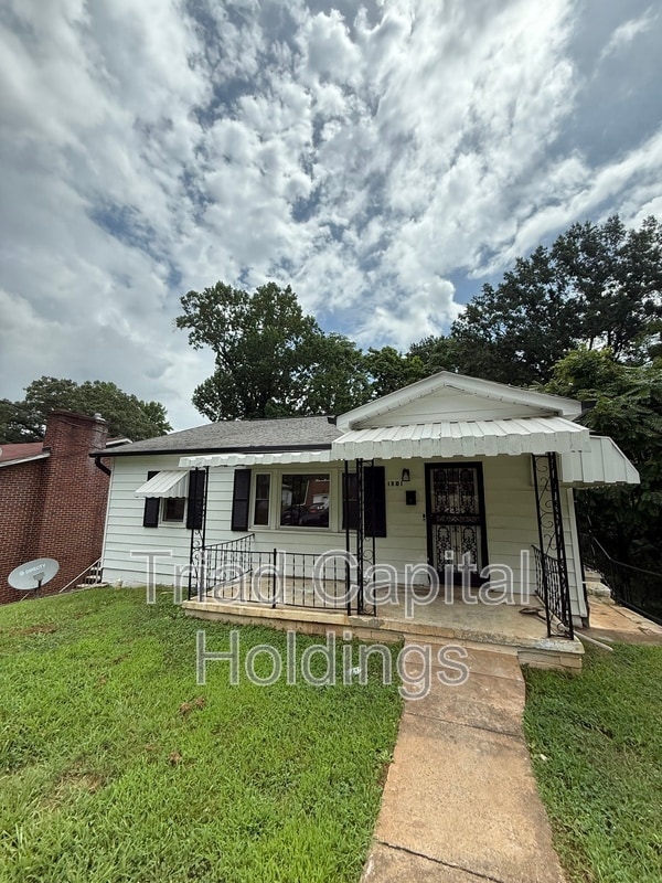 property at 1701 N Jackson Ave