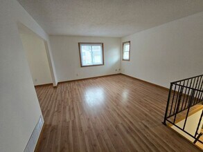 8627-8635 Woodlawn Dr in Rockford, MN - Building Photo - Building Photo