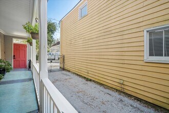 237 Coming St in Charleston, SC - Building Photo - Building Photo