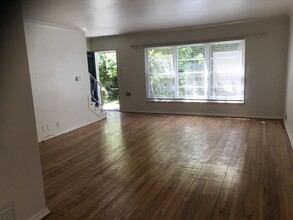 144 S Roxbury Dr, Unit 0711 in Beverly Hills, CA - Building Photo - Building Photo