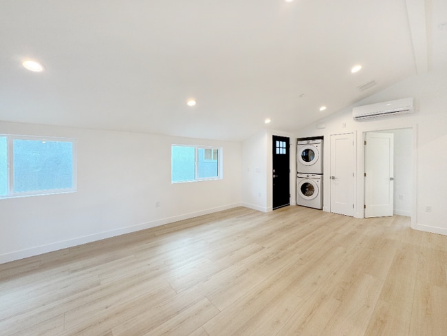 4461 Farquhar Ave in Los Alamitos, CA - Foto de edificio - Building Photo