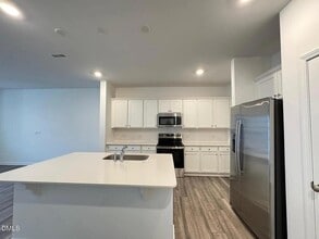 209 Lily Patch Ln, Unit 04-303 in Smithfield, NC - Foto de edificio - Building Photo