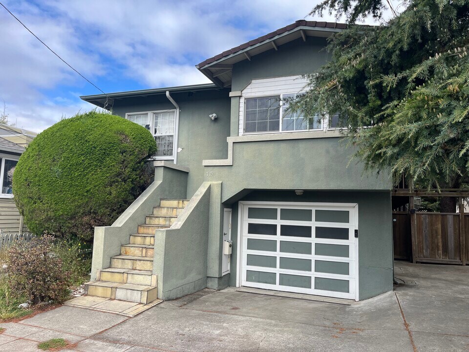 719 Stannage Ave in Albany, CA - Building Photo