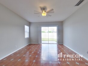 34418 Smart Dr in Zephyrhills, FL - Building Photo - Building Photo