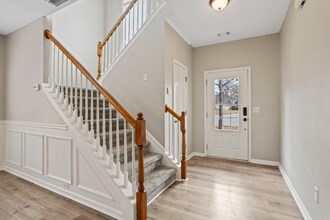 26 Deckers Way in Greenville, SC - Foto de edificio - Building Photo