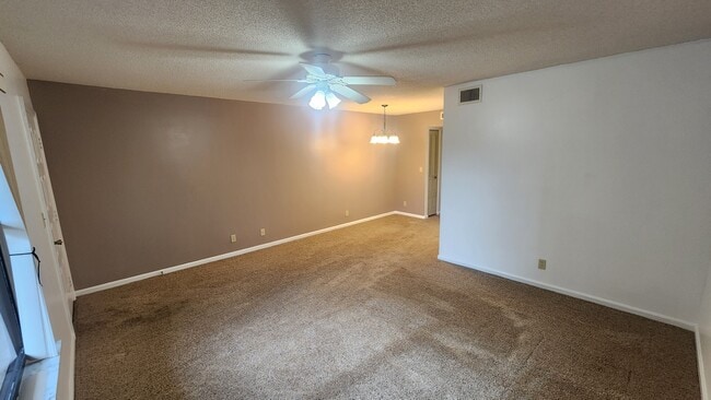 911 SW South River Dr, Unit 104 in Stuart, FL - Building Photo - Building Photo