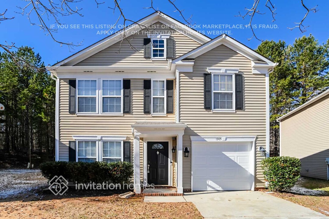 1905 Dunsmore Ln in Waxhaw, NC - Building Photo