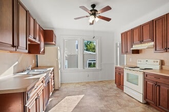 147 Park St in Stratford, CT - Building Photo - Building Photo