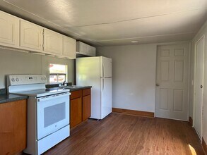 5698 S Orange Blossom Trail in Intercession City, FL - Building Photo - Building Photo