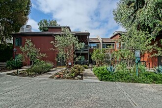5032 Maytime Ln in Culver City, CA - Building Photo - Building Photo