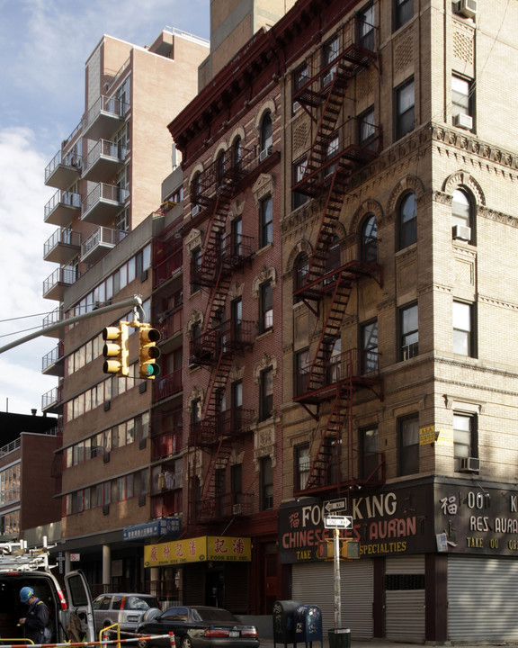 54 Market St in New York, NY - Building Photo