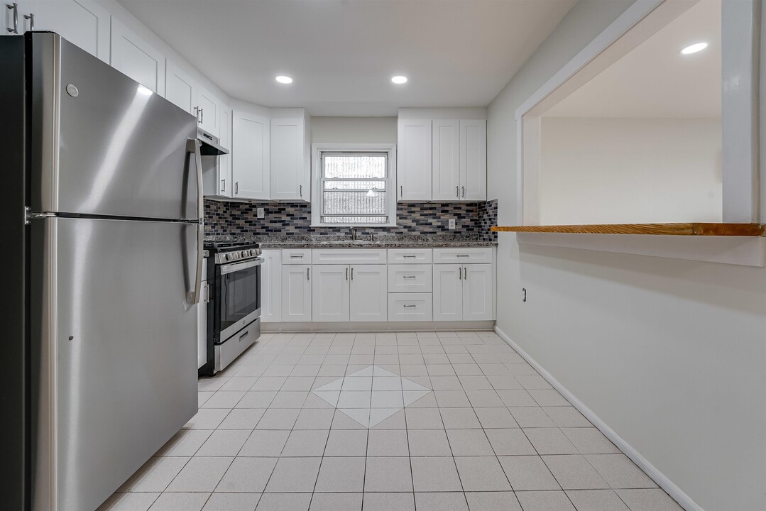 263 Palisade Ave in Cliffside Park, NJ - Building Photo