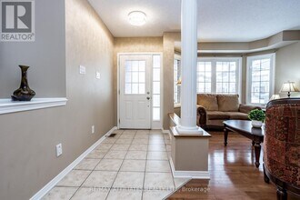 232 Hidden Meadow Ave in Ottawa, ON - Building Photo - Building Photo