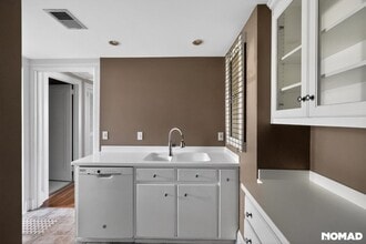 2068 Walton Wy in Augusta, GA - Building Photo - Building Photo