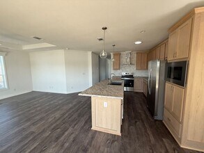 7511 Westwood Dr in Ellenton, FL - Building Photo - Building Photo