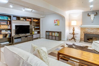 757 Clayton St, Unit ID1386234P in Denver, CO - Building Photo - Building Photo